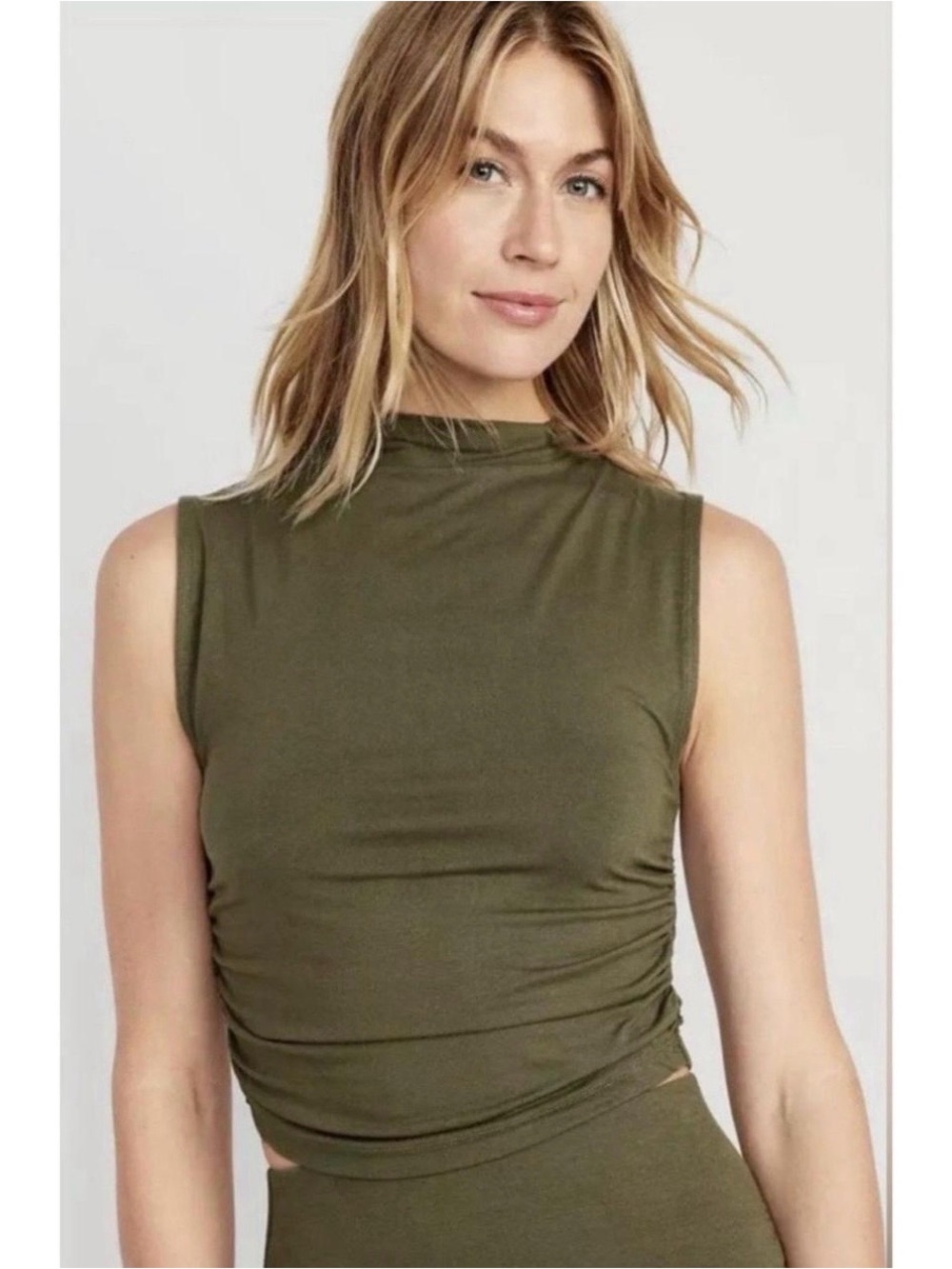 NWOT Women’s Olive Mockneck Cropped Tank